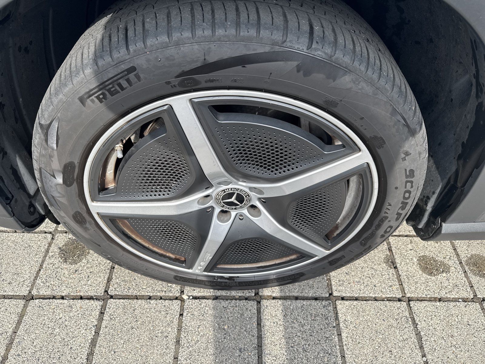 Used 2023 Mercedes-Benz EQE 350+ SUV image 9