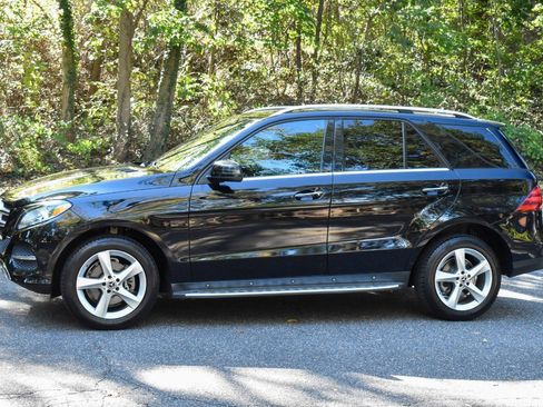 Used 2018 Mercedes-Benz GLE 350 w/ Premium 1 Package image 3