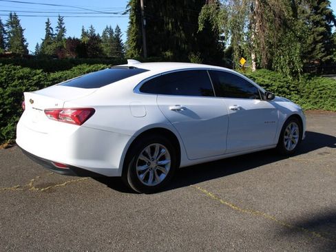 Used 2019 Chevrolet Malibu LT FWD image 3