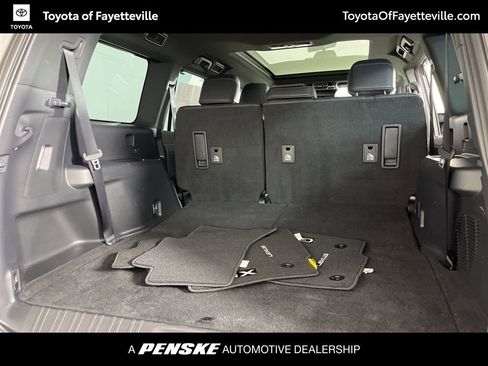 Used 2024 Lexus GX 550 w/ Cold Area Package image 11