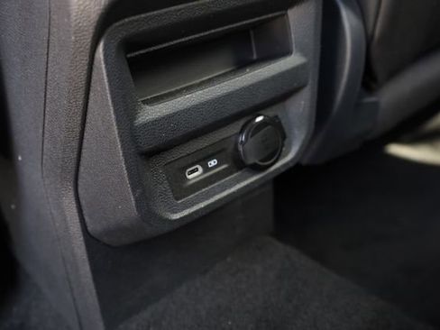 Used 2023 Volkswagen Tiguan SE FWD image 29