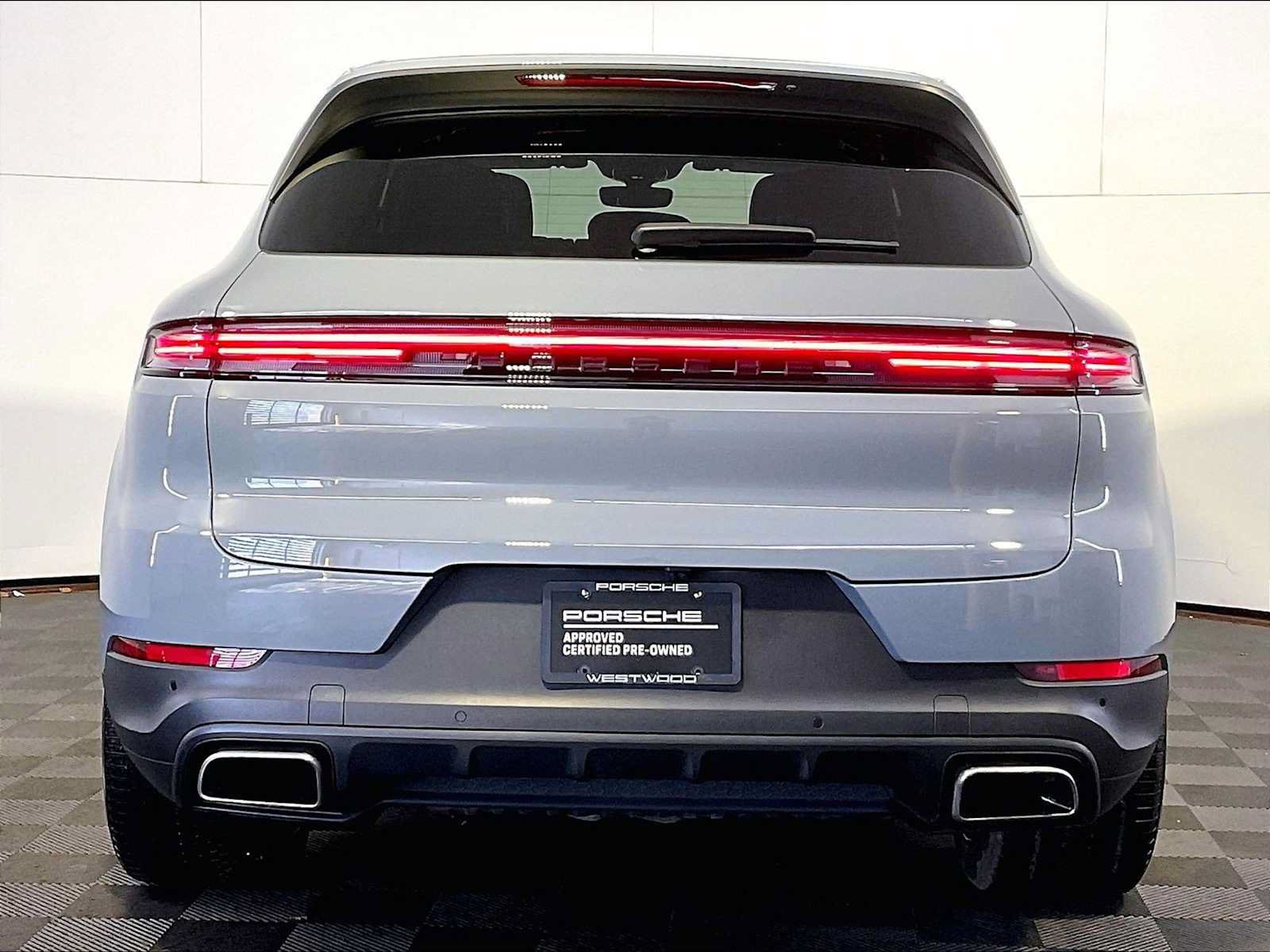 Certified 2024 Porsche Cayenne w/ Premium Package Plus (PFM) AWD/4WD image 6