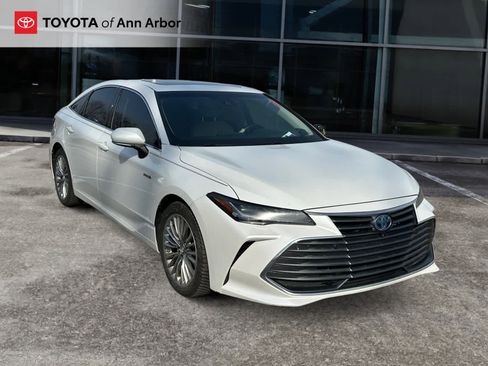 Used 2019 Toyota Avalon Limited w/ Advanced Safety Package image 1