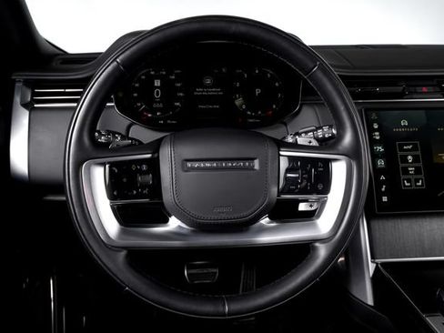 Used 2025 Land Rover Range Rover SV AWD/4WD image 35