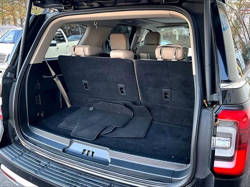 Certified 2023 Ford Expedition Limited image 33