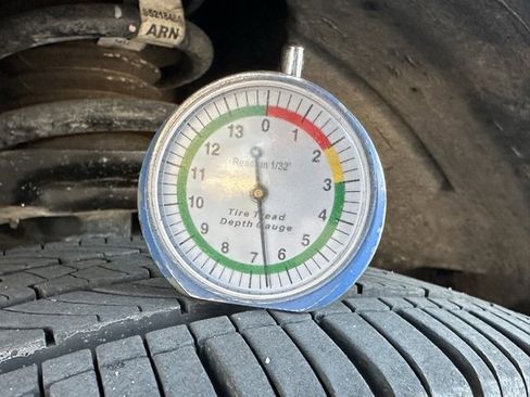 Certified 2022 Chevrolet Trax LT w/ LT Convenience Package image 35