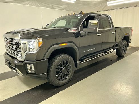 Used 2021 GMC Sierra 3500 Denali w/ Denali Black Diamond Edition image 5