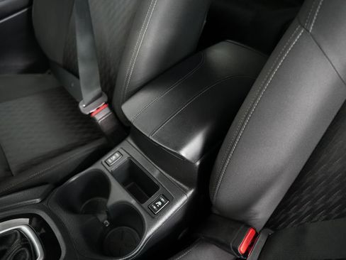 Used 2020 Nissan Rogue SV FWD image 28
