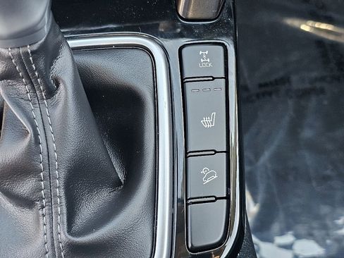 Used 2025 Kia Seltos S AWD/4WD image 35