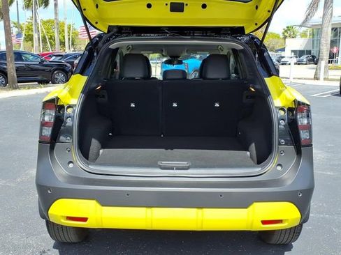 Used 2025 Nissan Kicks SR FWD image 17