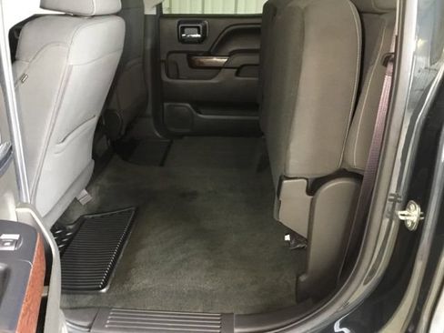 Used 2017 GMC Sierra 1500 SLE w/ SLE Value Package AWD/4WD image 39