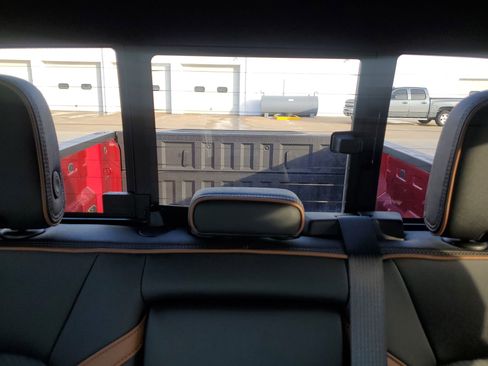 Used 2025 GMC Canyon AT4 w/ Technology Plus Package image 14