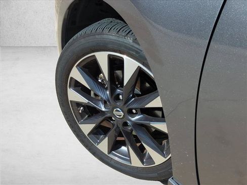 Used 2016 Nissan Sentra SR FWD image 10