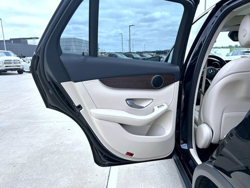 Used 2022 Mercedes-Benz GLC 300 4MATIC image 20