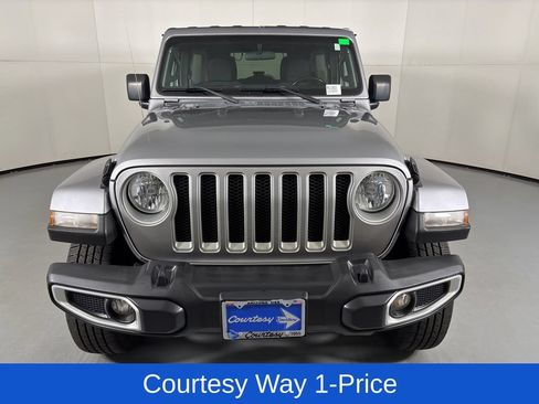 Used 2021 Jeep Wrangler Unlimited Sahara AWD/4WD image 4