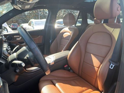 Used 2022 Mercedes-Benz GLC 300 4MATIC image 24