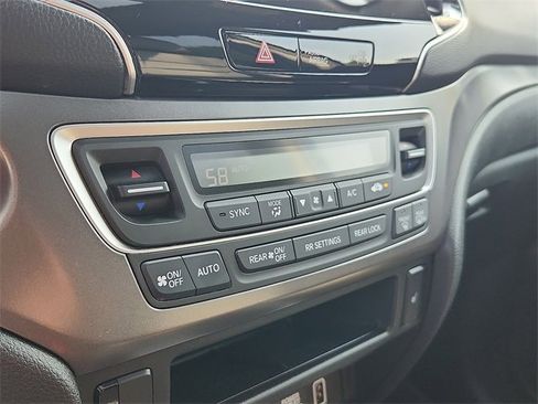 Used 2022 Honda Pilot Special Edition image 18