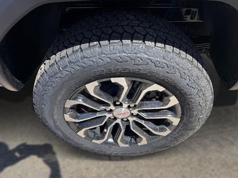 New 2026 GMC Canyon Denali AWD/4WD image 9