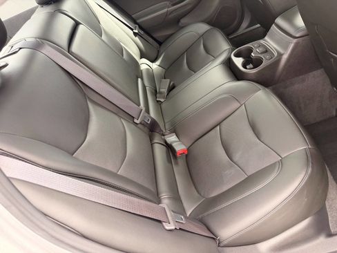Used 2017 Chevrolet Volt Premier w/ Driver Confidence II Package FWD image 32