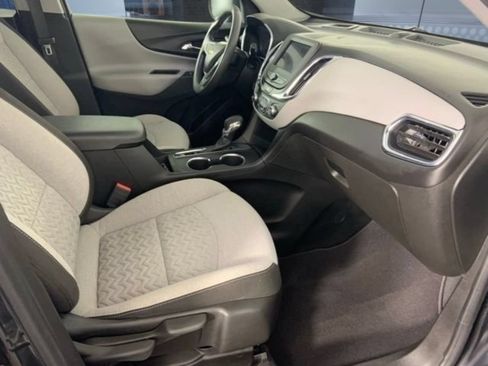 Used 2022 Chevrolet Equinox LS w/ LS Convenience Package FWD image 16