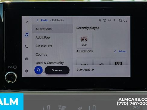 Used 2025 Toyota Camry SE image 39
