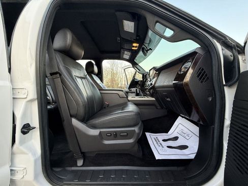 Used 2014 Ford F250 Platinum w/ Snow Plow Prep Package image 19