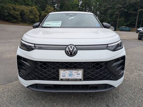 New 2026 Volkswagen Tiguan SE R-Line FWD image 9