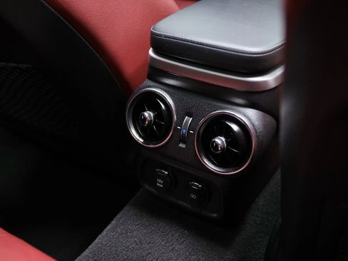 Used 2021 Kia Stinger GT1 image 35