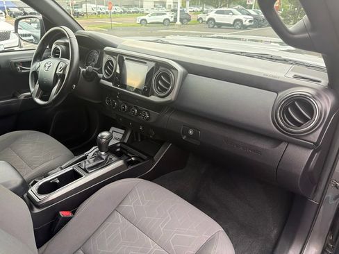 Used 2016 Toyota Tacoma TRD Sport w/ Towing Package AWD/4WD image 24