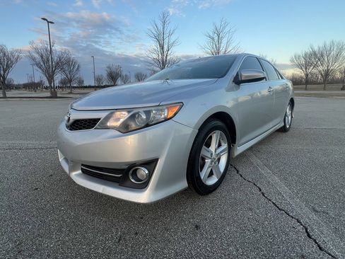 Used 2013 Toyota Camry SE w/ Convenience Pkg image 1
