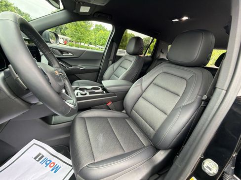 Used 2026 Chevrolet Equinox LT w/ Convenience Package II FWD image 24