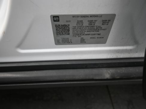 Used 2023 Chevrolet Traverse RS image 17