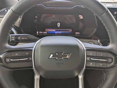 Used 2024 Chevrolet Colorado ZR2 w/ ZR2 Convenience Package III image 24