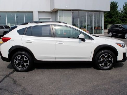 Used 2019 Subaru Crosstrek 2.0i Premium w/ Eyesight System AWD/4WD image 2