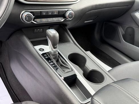 Used 2025 Nissan Altima 2.5 SV image 24