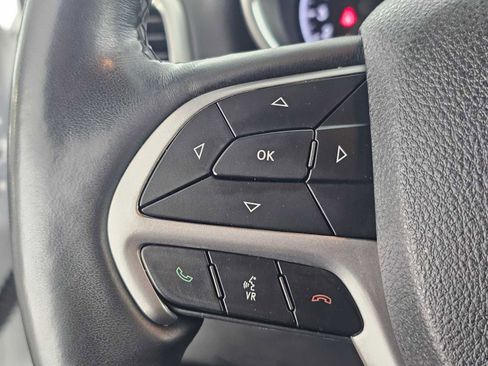 Used 2018 Jeep Grand Cherokee Altitude image 27