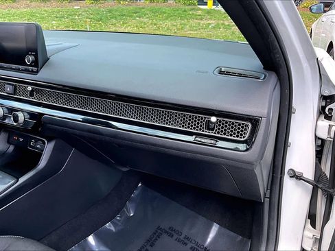 Used 2023 Honda Civic Sport image 18