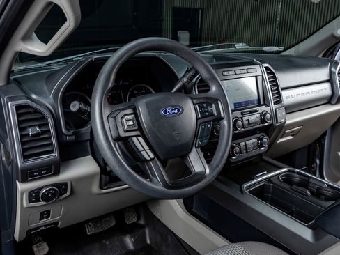 Used 2022 Ford F250 XLT w/ XLT Premium Package image 13