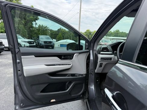 Used 2023 Honda Odyssey Touring image 10