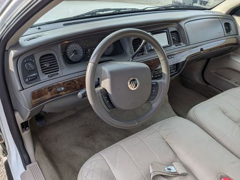 Used 2010 Mercury Grand Marquis LS image 9