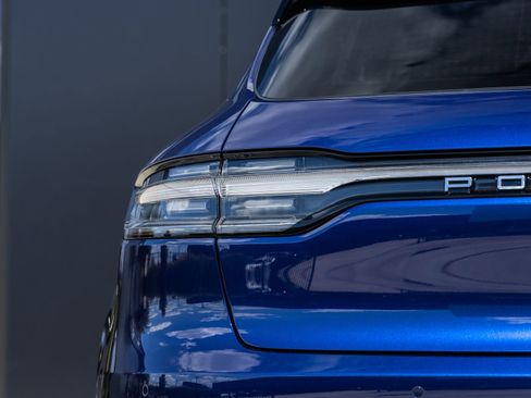 Certified 2026 Porsche Macan AWD/4WD image 14