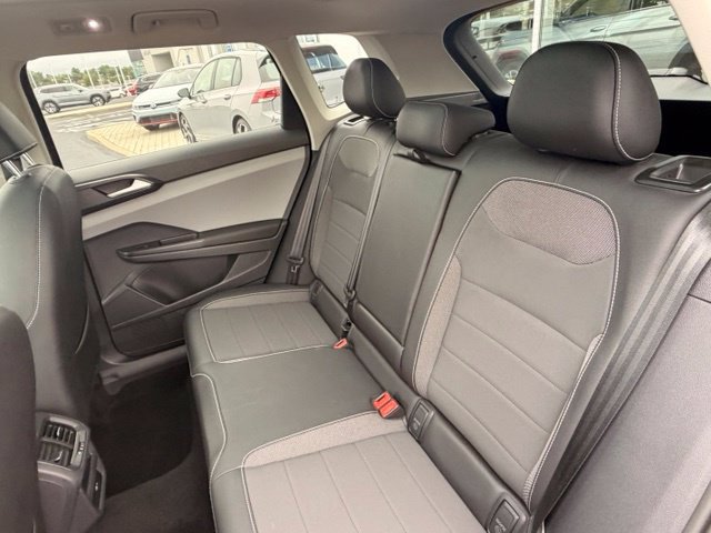 Certified 2023 Volkswagen Taos SE w/ Panoramic Sunroof Package FWD image 12