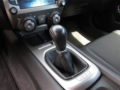 Used 2015 Chevrolet Camaro SS RWD image 22