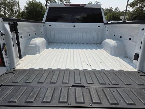 Used 2025 GMC Sierra 1500 SLT AWD/4WD image 18