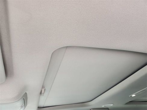 Used 2021 GMC Acadia Denali w/ Denali Technology Package image 18