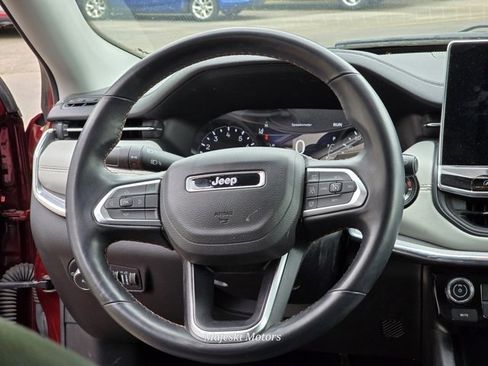 Used 2022 Jeep Compass Limited image 21