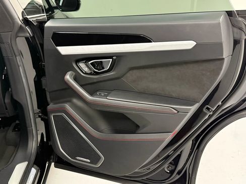 Used 2021 Lamborghini Urus image 19