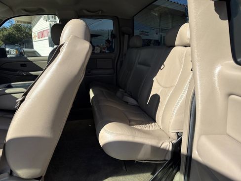 Used 2004 Chevrolet Silverado 2500 LS image 4