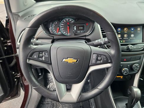 Used 2021 Chevrolet Trax LT w/ Driver Confidence Package image 30