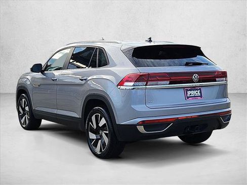 Used 2025 Volkswagen Atlas Cross Sport SE FWD image 8